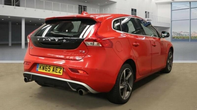 VOLVO V40