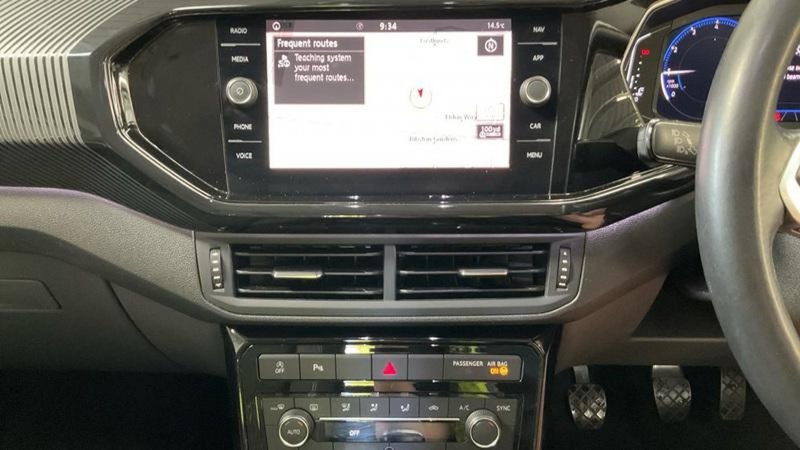 VOLKSWAGEN T-CROSS