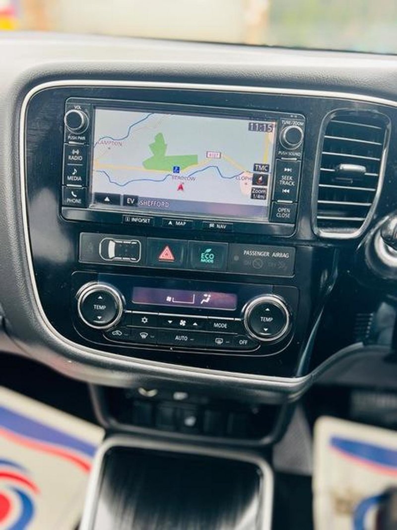 MITSUBISHI OUTLANDER
