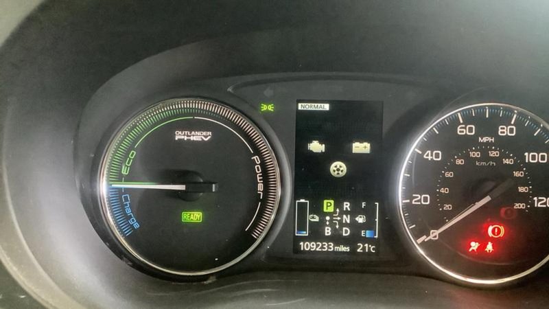 MITSUBISHI OUTLANDER