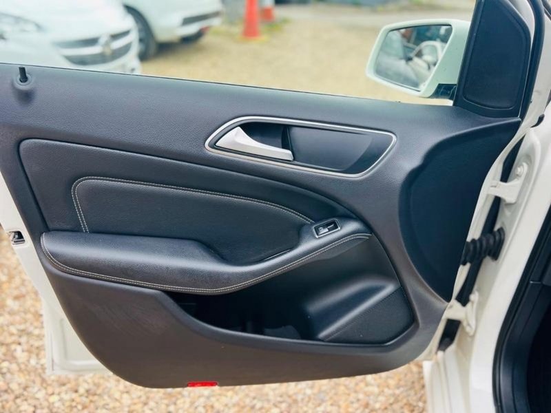 MERCEDES-BENZ B CLASS