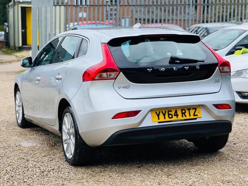 VOLVO V40