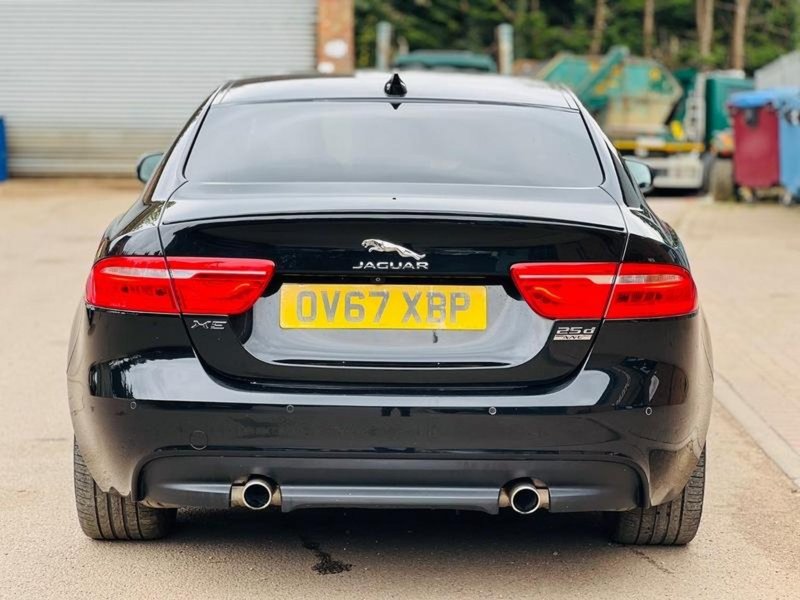 JAGUAR XE