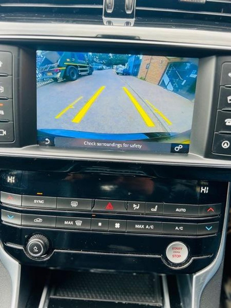 JAGUAR XE