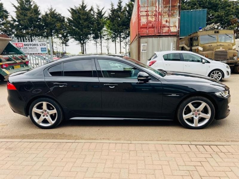 JAGUAR XE