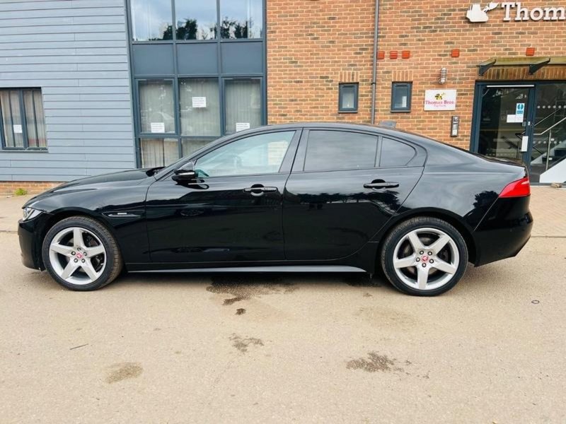 JAGUAR XE