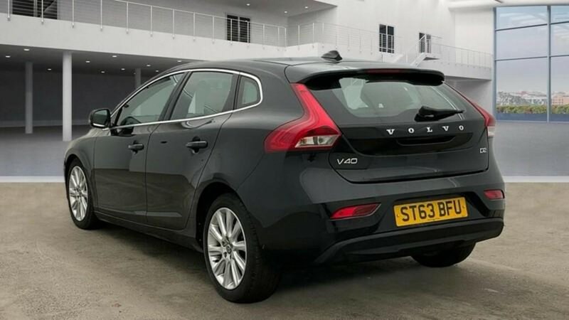 VOLVO V40