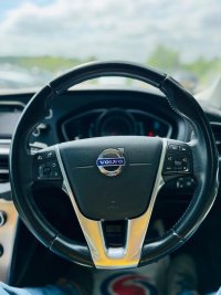 VOLVO V40 CROSS COUNTRY
