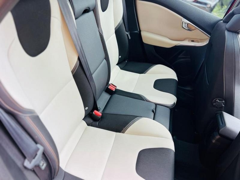 VOLVO V40 CROSS COUNTRY