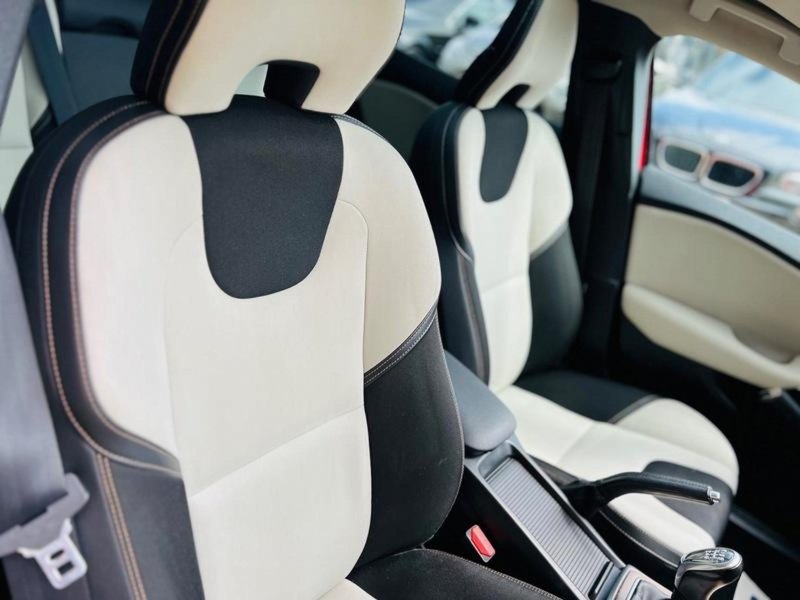 VOLVO V40 CROSS COUNTRY