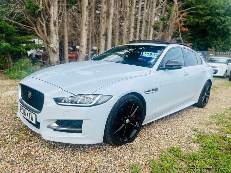 JAGUAR XE