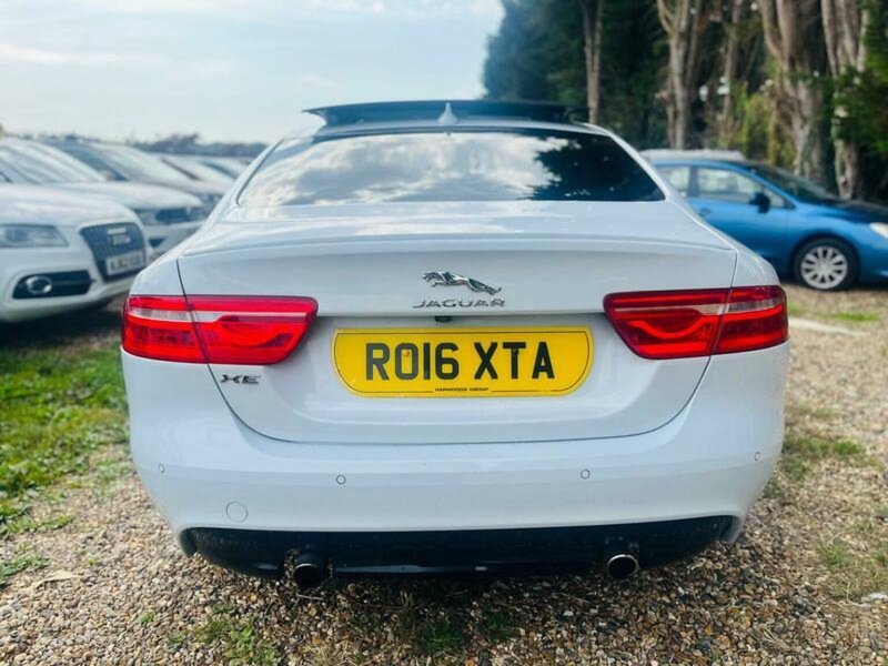 JAGUAR XE