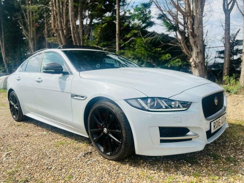 JAGUAR XE