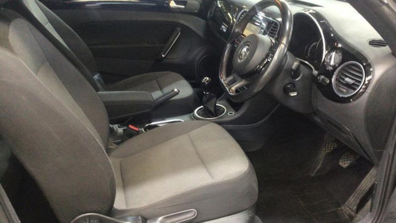 VOLKSWAGEN BEETLE