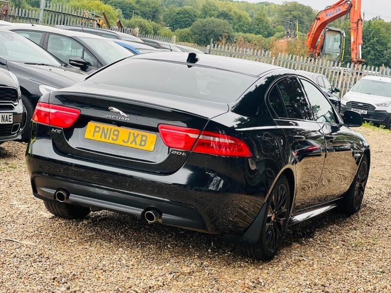 JAGUAR XE