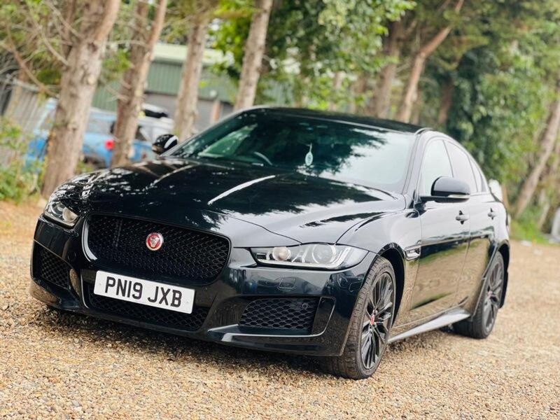 JAGUAR XE