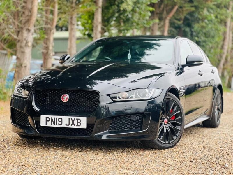 JAGUAR XE