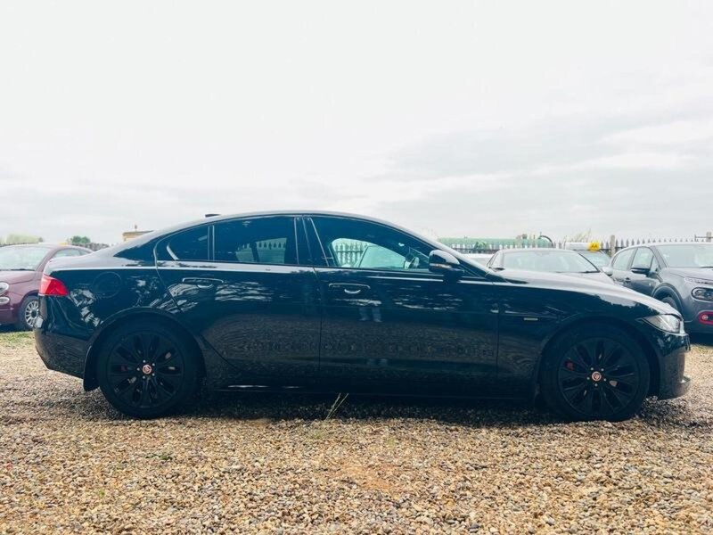 JAGUAR XE