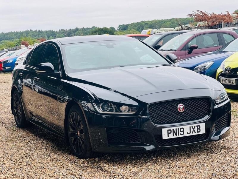 JAGUAR XE