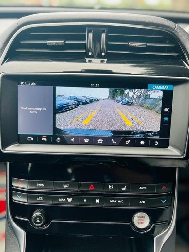 JAGUAR XE