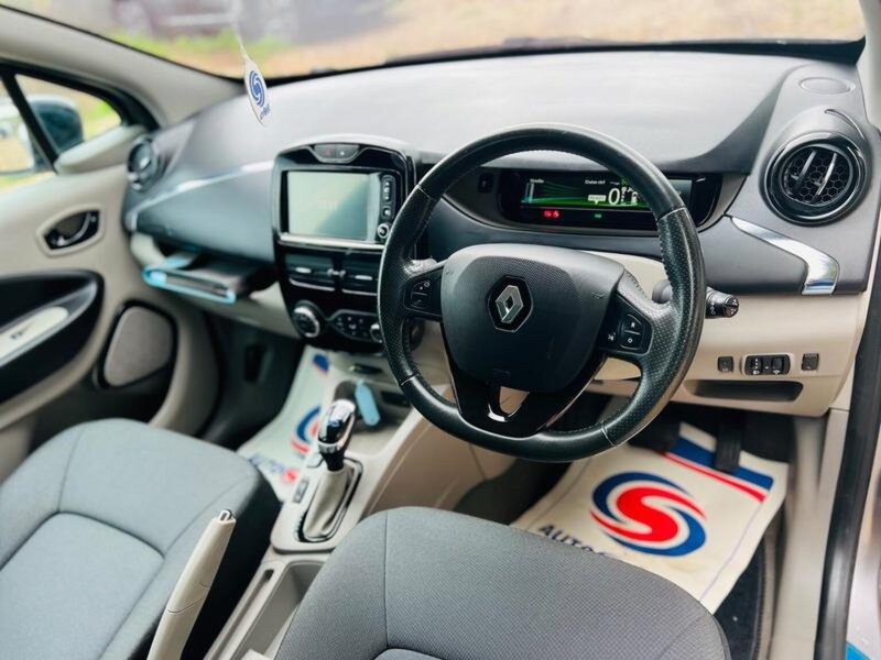 RENAULT ZOE