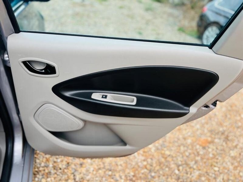 RENAULT ZOE