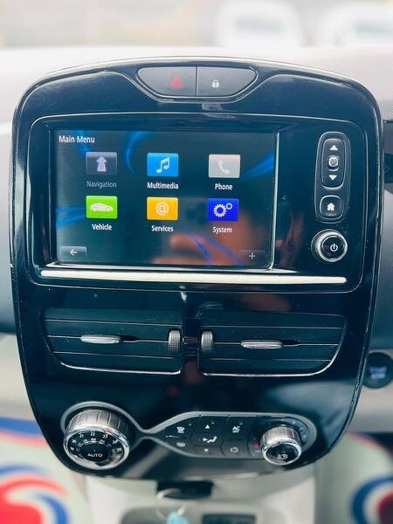 RENAULT ZOE