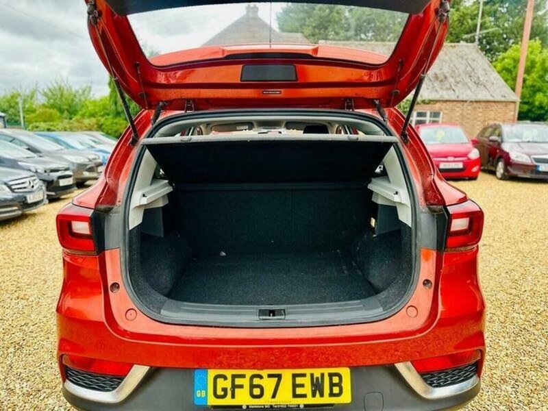 MG ZS